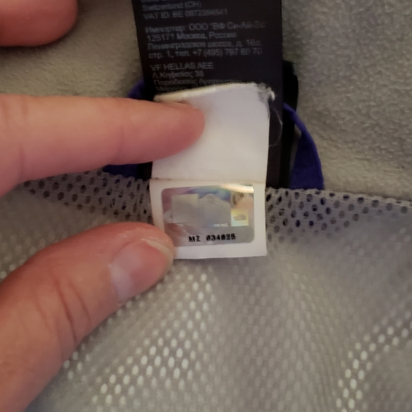 The Northface water resistant jacket - Picture 10 of 12